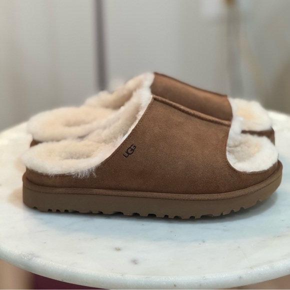 UGG Shoes - UGG Chestnut Sheepskin Slide with Cream Shearling
